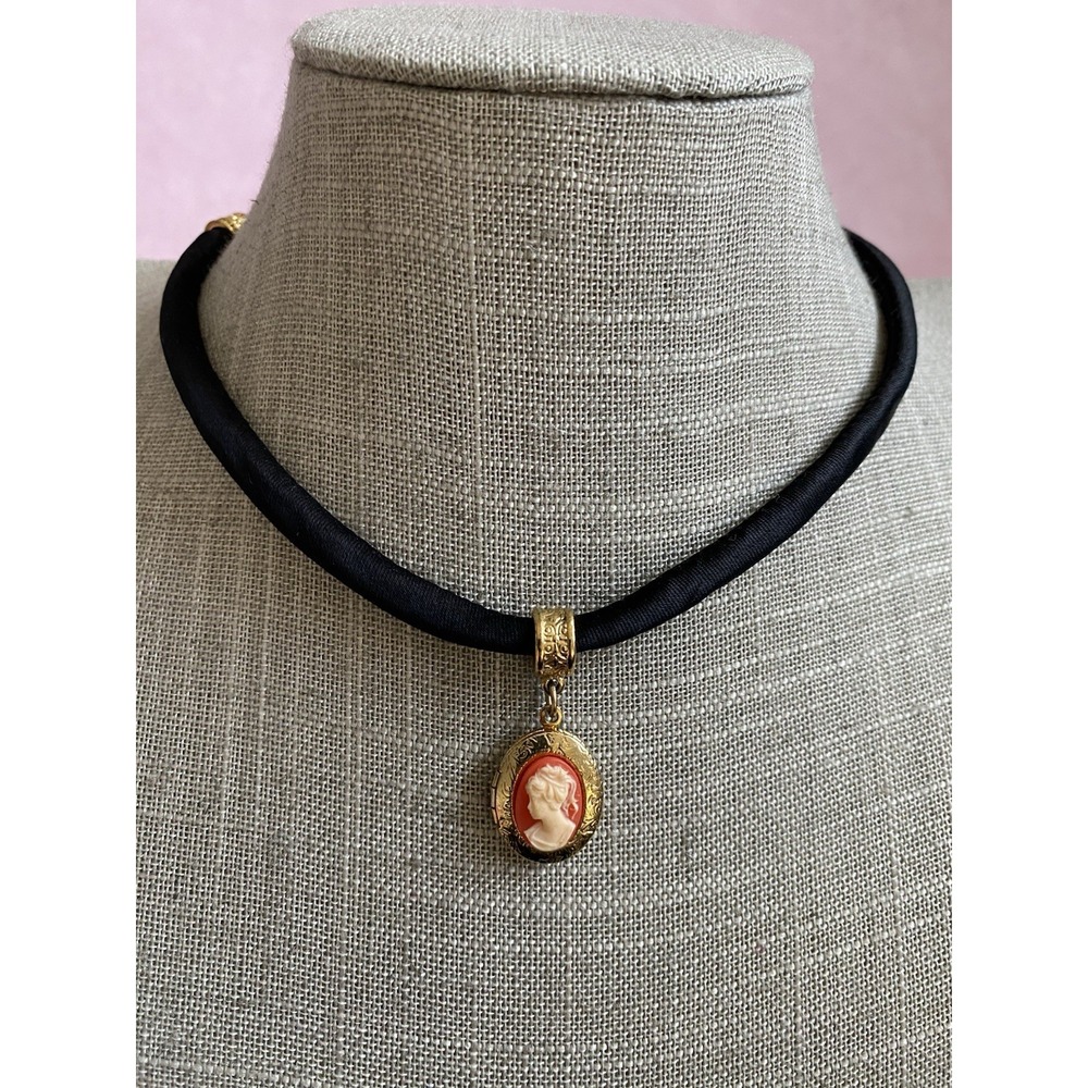 1928 Brand Cameo Choker Mini PhotoHolder Necklace Black Velour Golden Hardware